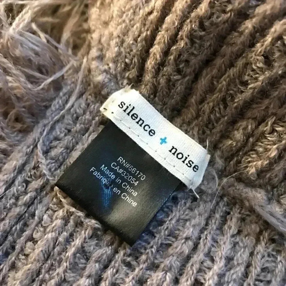 Silence + Noise fuzzy  infinity scarf - Picture 5 of 7